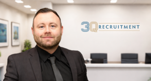 3Q Recruitment consultant giving a thumbs up, representing a positive people-first permanent recruitment approach