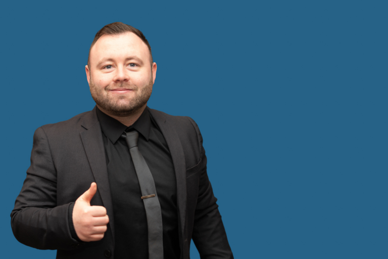 A 3Q Recruitment consultant engaging with an employer to support permanent recruitment needs. We work closely with clients to understand their requirements, delivering carefully matched candidates who align with skills, culture and long-term business goals across healthcare, hospitality and support services.