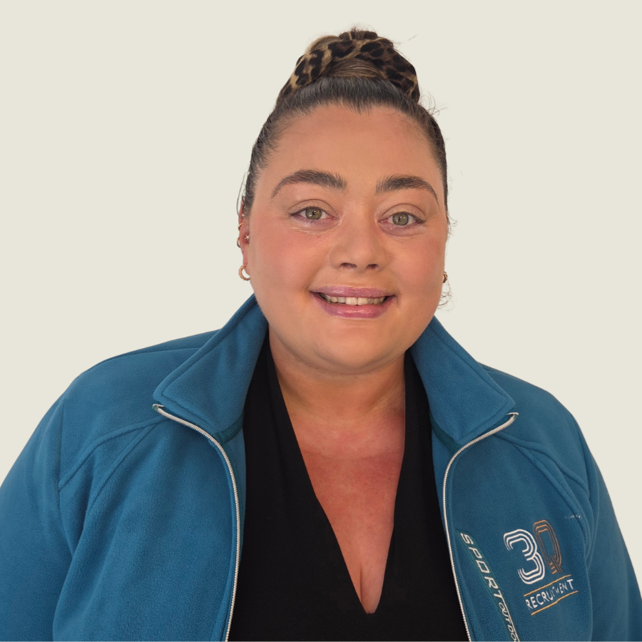Meet the Team, Jade, Healthcare Recruiter at 3Q Recruitment